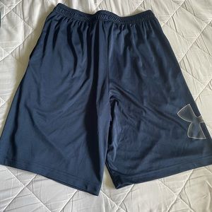 UnderArmor men’s size M basketball shorts